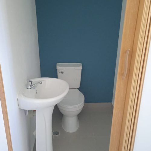 Contenedor oficina 20 pies con baño y cocina 6