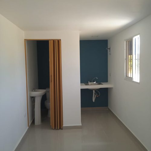 Contenedor oficina 20 pies con baño y cocina 8