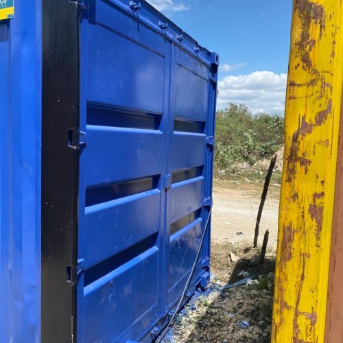 Contenedor oficina 20 pies con baño y cocina 10