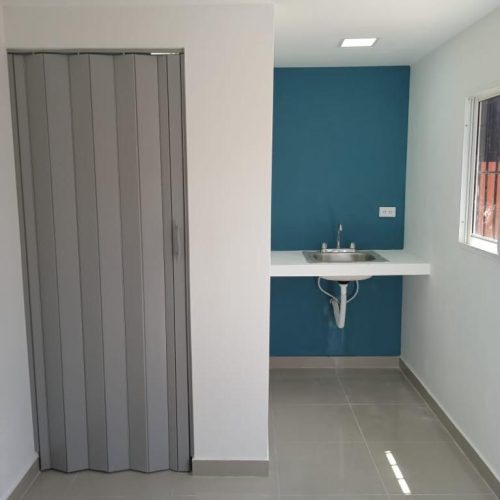 Contenedor oficina 20 pies con baño y cocina 15