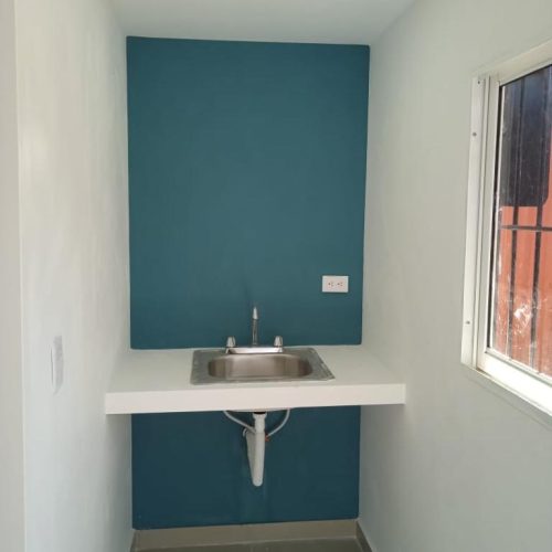 Contenedor oficina 20 pies con baño y cocina 17