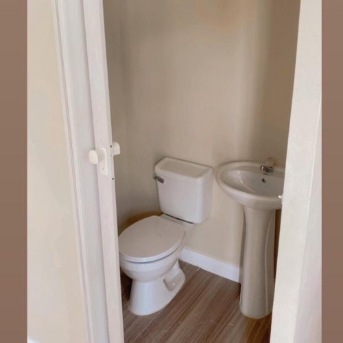 PAYANO TRAILERS Contenedor oficina 20 pies con baño 10